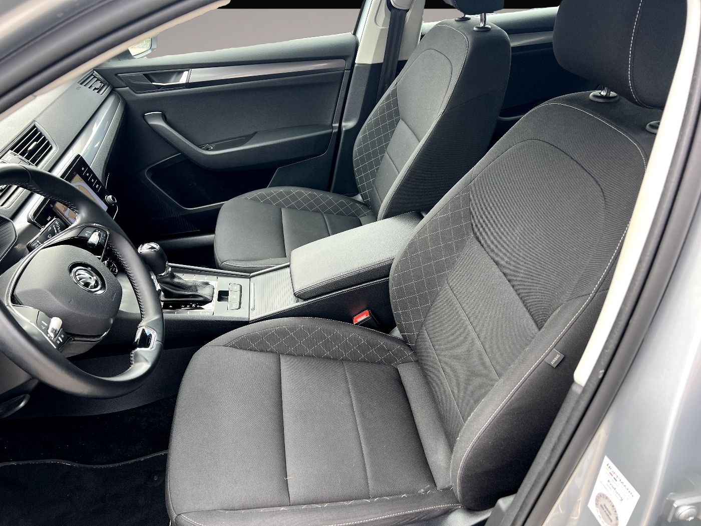 Bild 7 Skoda Superb Combi 2.0 TDI DSG Active *LED Navi Sitzh.