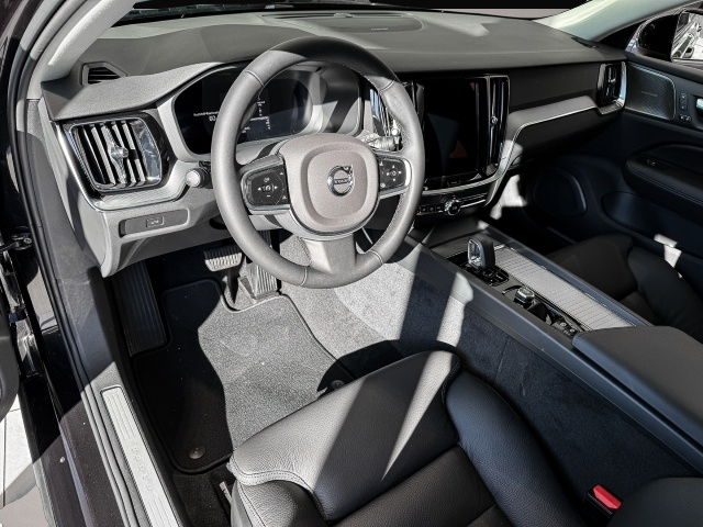 Bild 4 Volvo V60 B4 Benzin Plus Dark Surround View