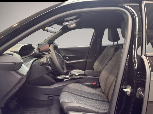 Bild 7 Peugeot 2008 Hybrid 145 Allure SHZ PDC CARPLAY