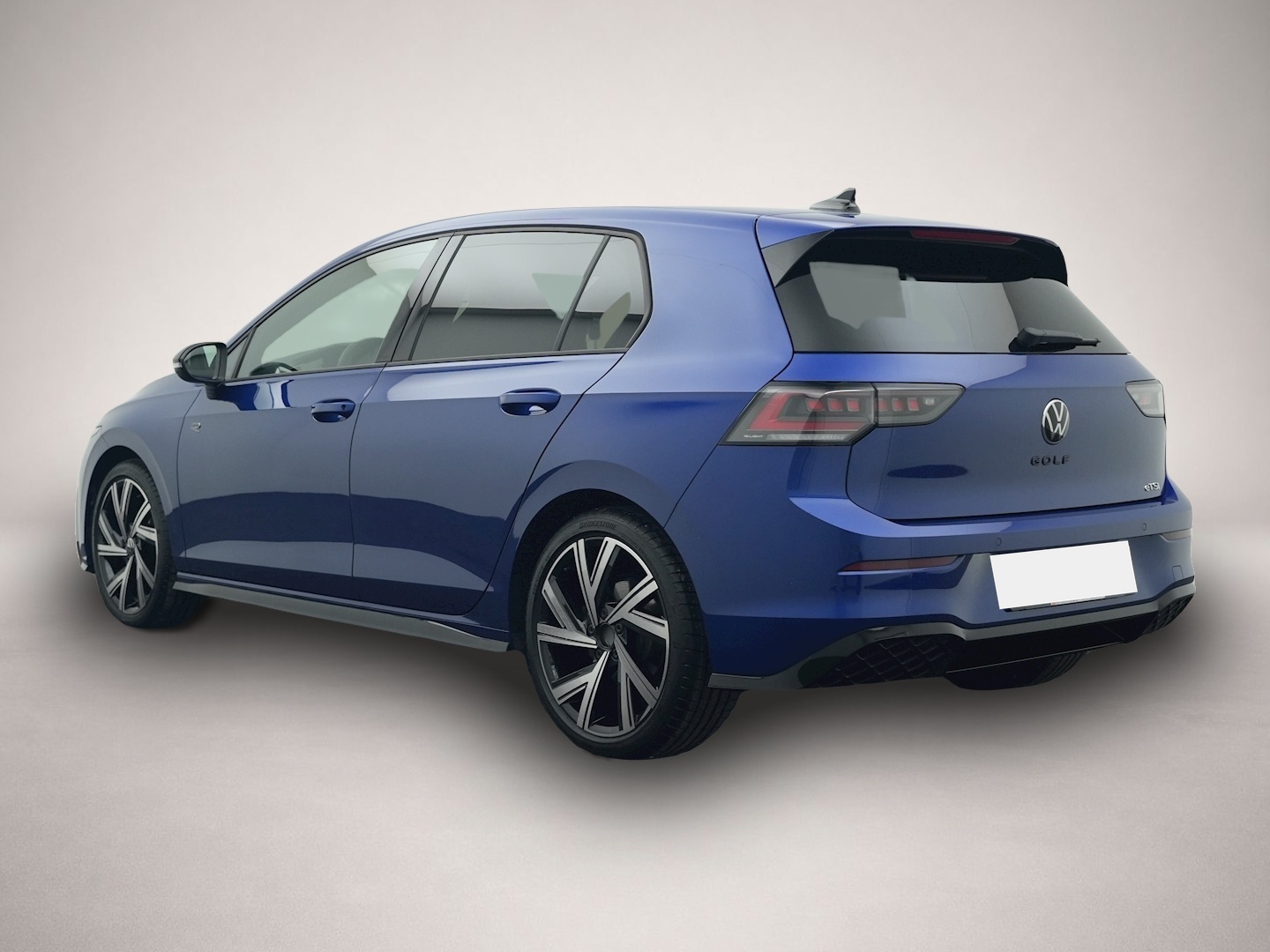 Fotografie des Volkswagen Golf 8 1.5 eTSI DSG R-Line BLACK STYLE PANO HK B