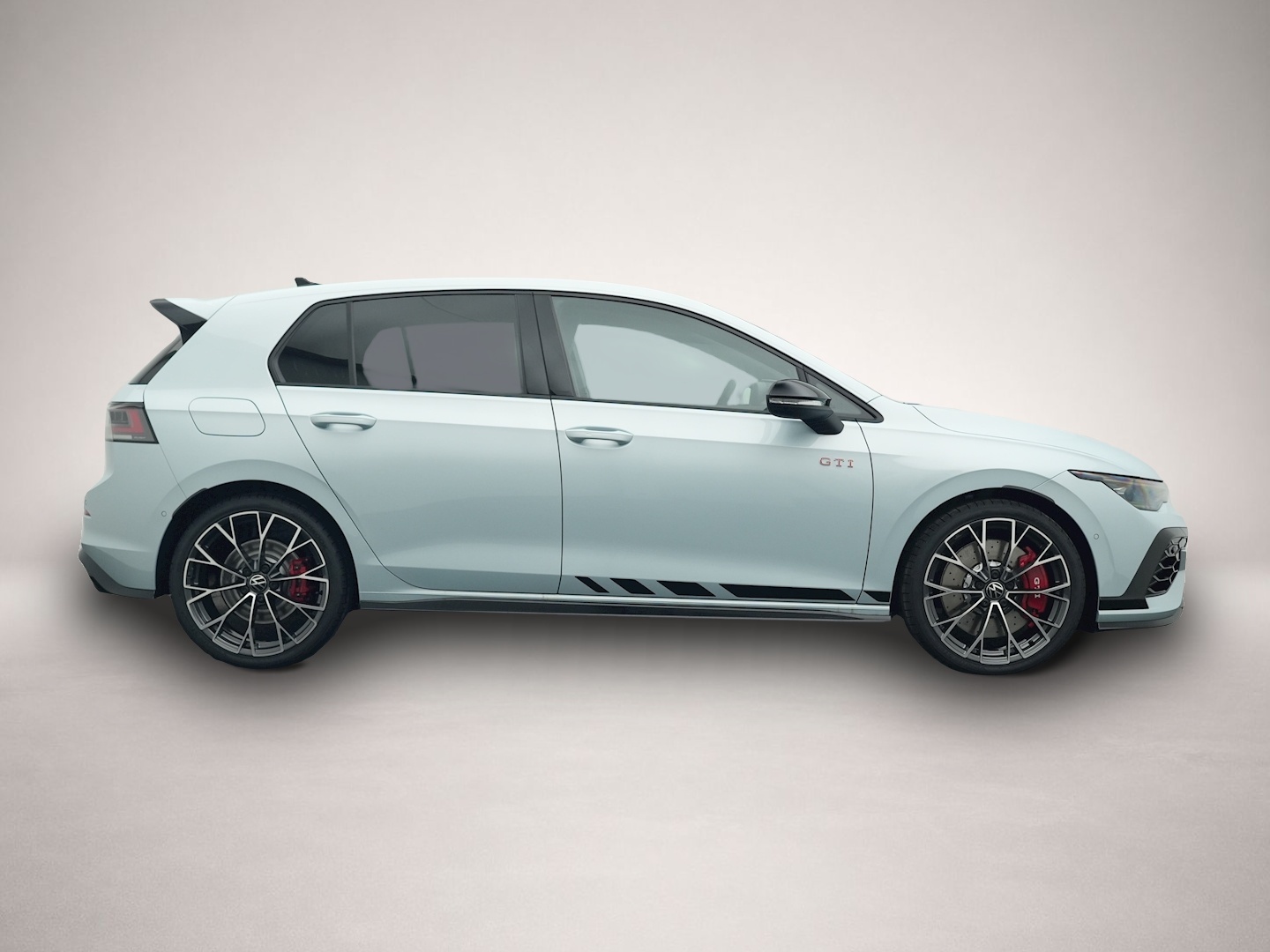 Fotografie des Volkswagen Golf GTI 8 2.0 TSI DSG CLUBSPORT 5-J-GAR AKRA H&