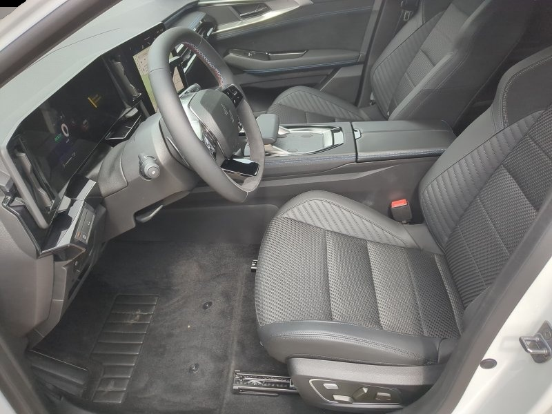Fotografie 4 des Renault Espace E-TECH 200 Esprit Alpine SHZ+LKHZ+Head-Up