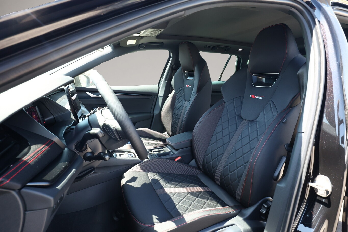 Bild 5 Skoda Octavia Combi RS Pano AHK 360° DCC Matrix Nav