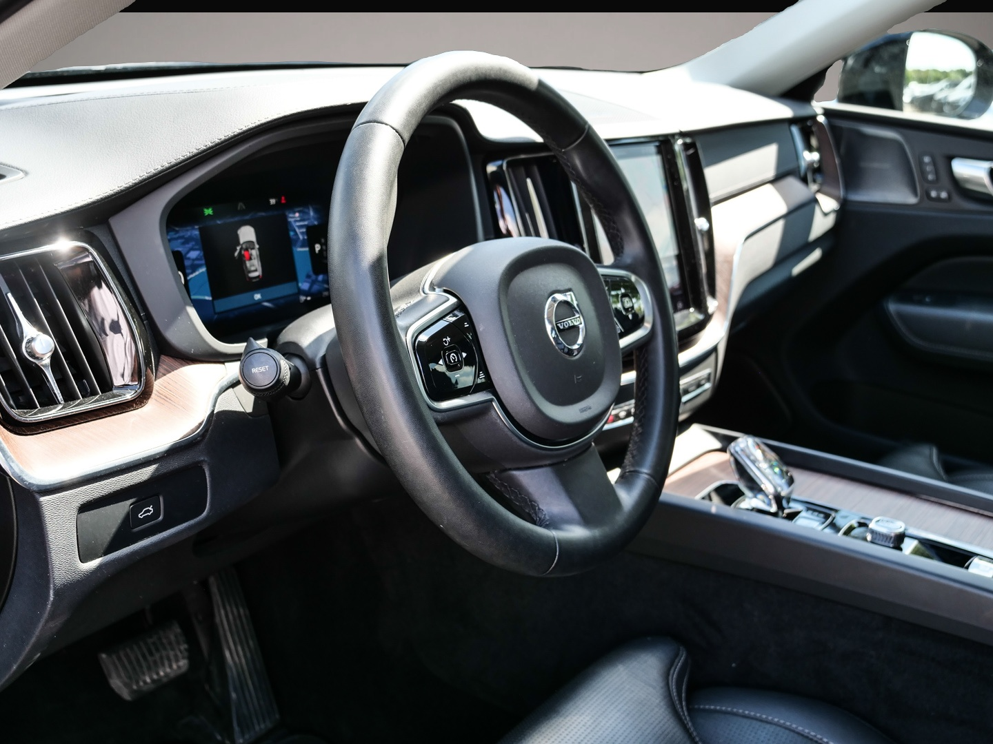 Bild 3 Volvo XC60 Ultimate Dark AWD HUD StandHZG AHK Digitale