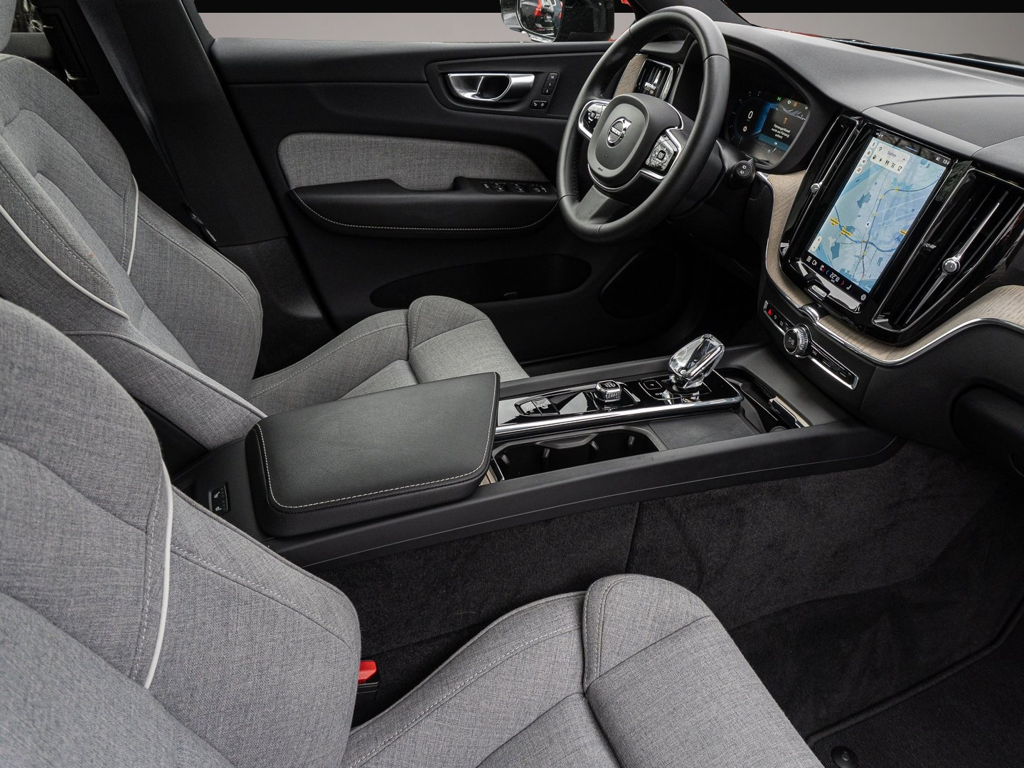 Bild 7 Volvo XC60 T8 Twin Engine AWD R Design Plug-In R Desig