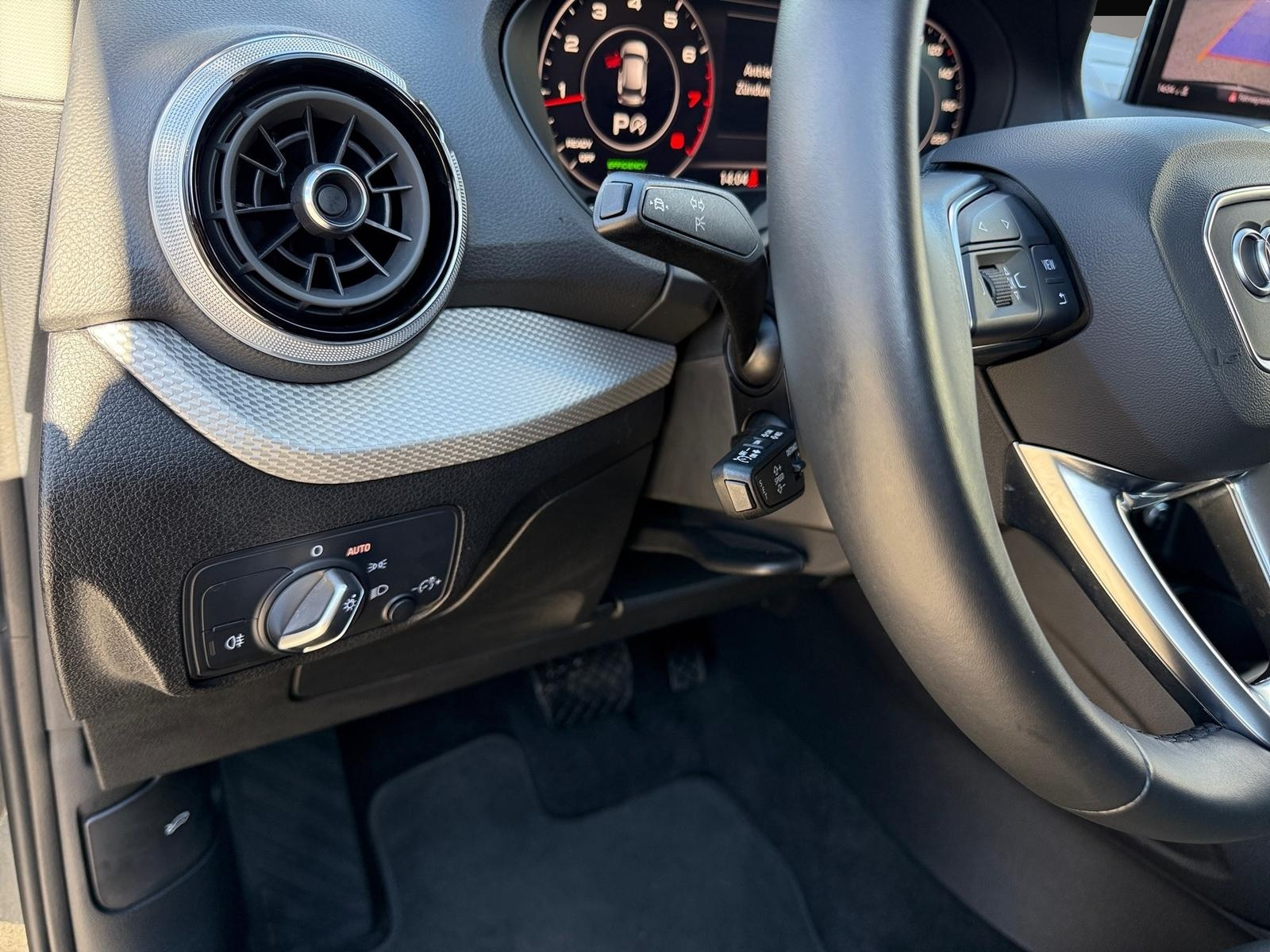 Bild 3 Audi quattro Q2 40TFSI quattro S line NAVI ACC Leder Kamera