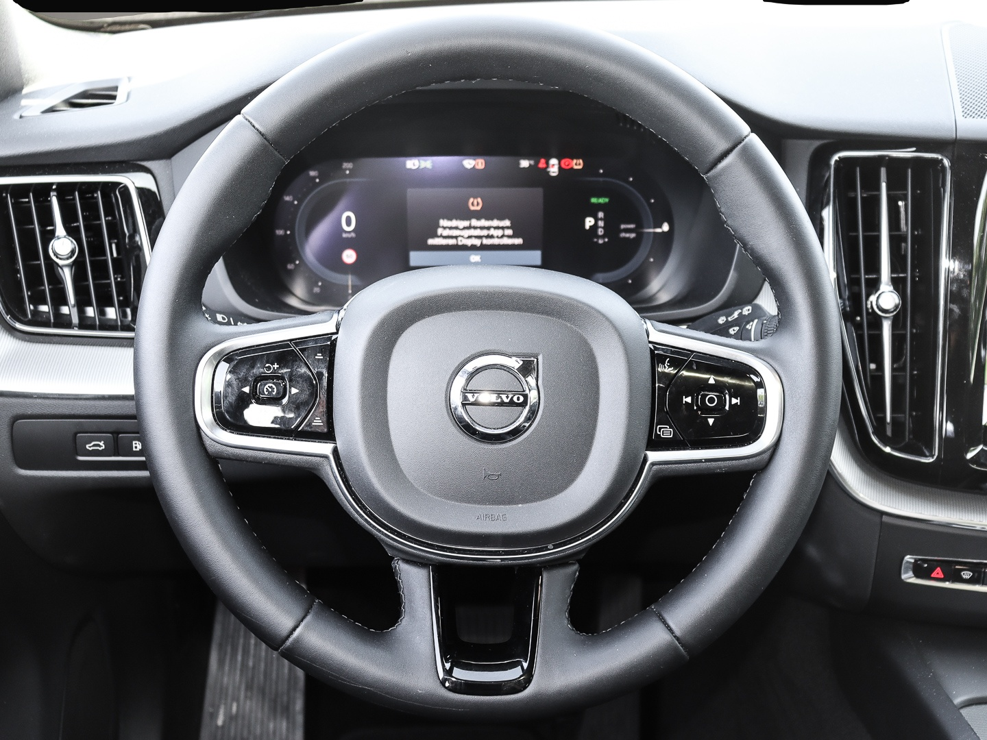 Bild 5 Volvo XC60 Plus Dark Recharge Plug-In Hybrid AWD T8 Tw