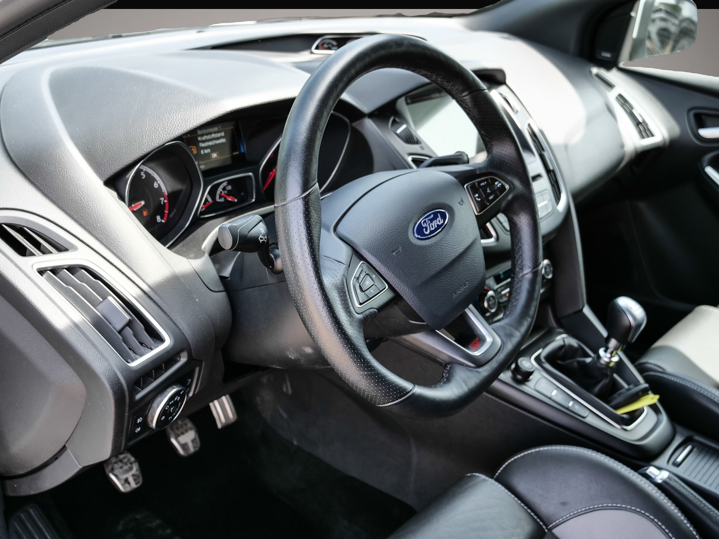 Bild 3 Ford Focus Turnier ST Exclusive Sportpaket Navi Sound