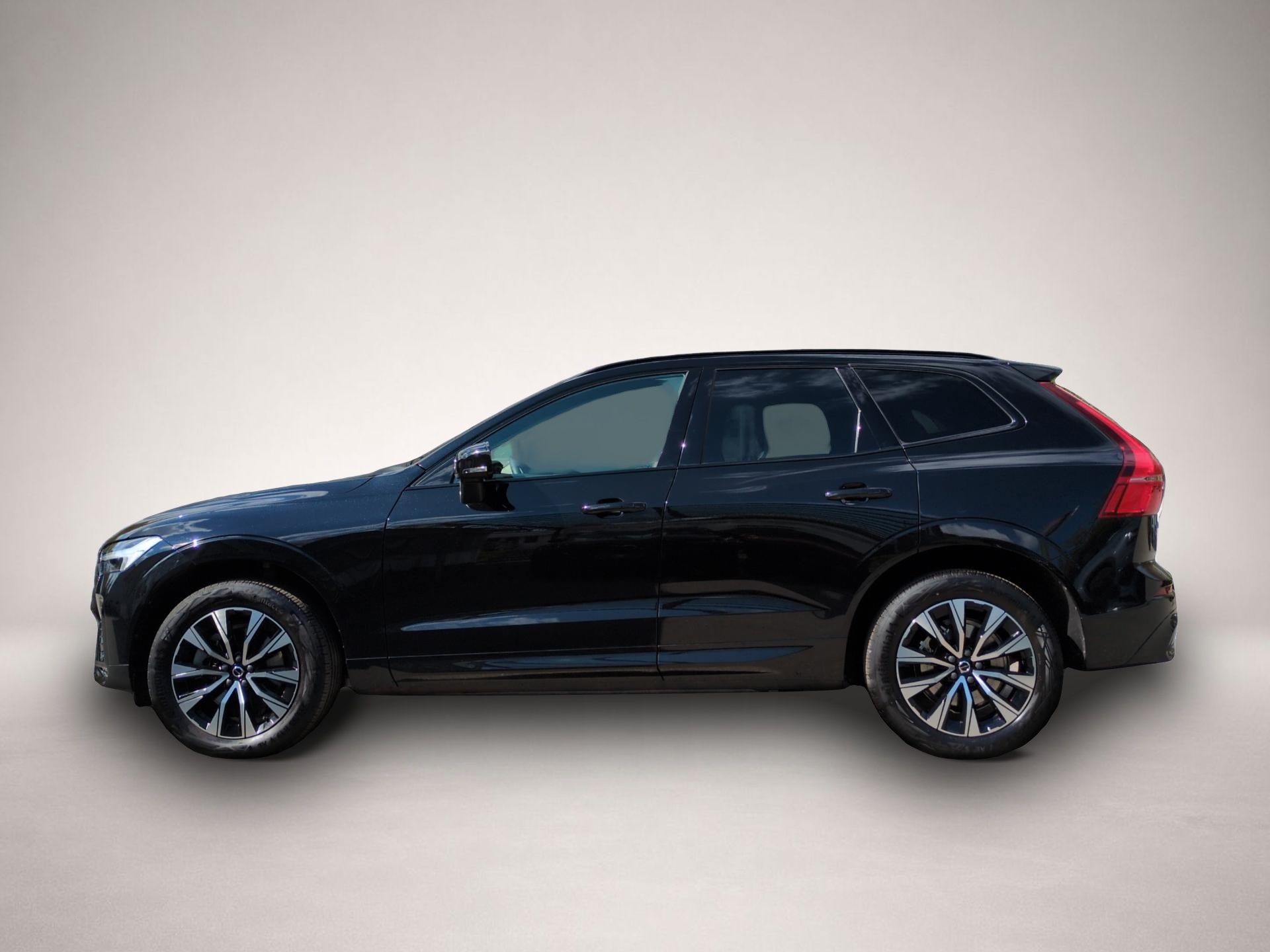 Fotografie des Volvo XC60 B4 (Benzin) Plus Dark 2WD Automatik Bluetoo