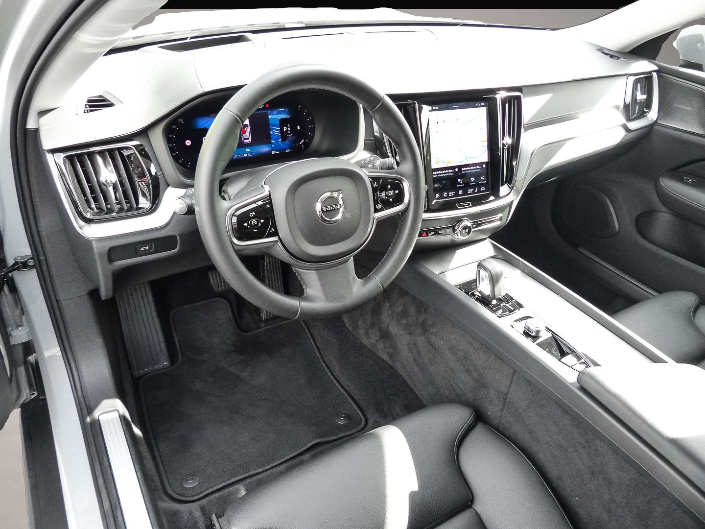 Bild 7 Volvo V60 Cross Country B4 AWD Ultimate Pano Head UP 3