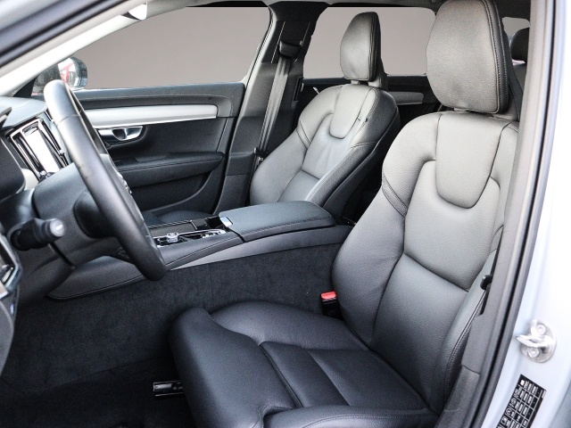 Bild 6 Volvo V90 Kombi Plus Dark Recharge Plug-In Hybrid AWD
