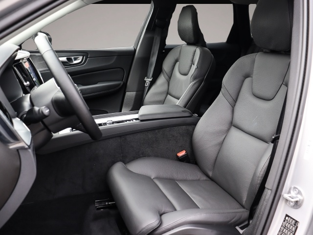 Bild 6 Volvo XC60 Ultra Dark AWD B5 Benzin EU6e HUD AD AHK Di