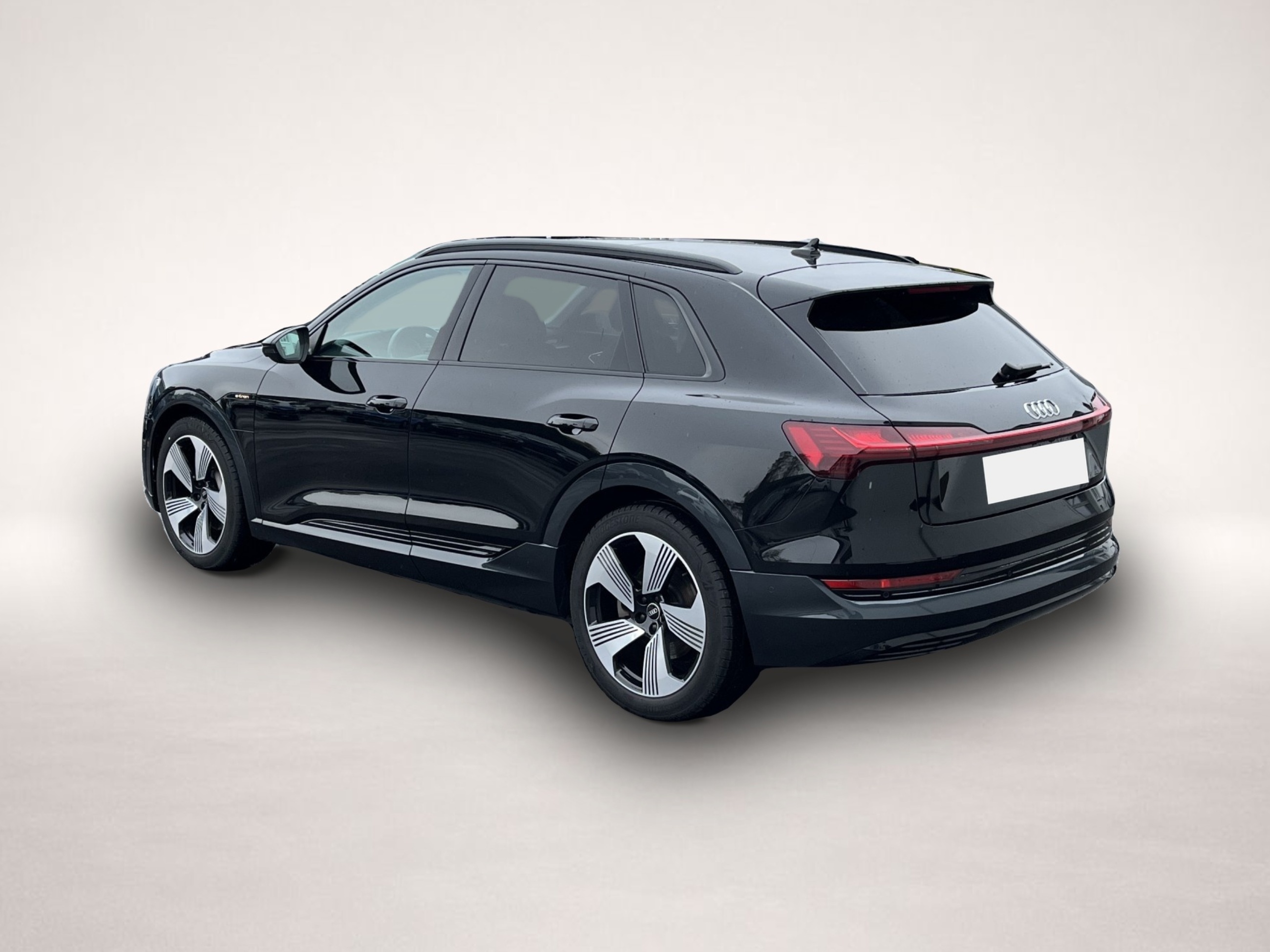 Bild 7 Audi quattro e-tron 55 quattro Advanced 209¤ m.20% Anz. HeadU