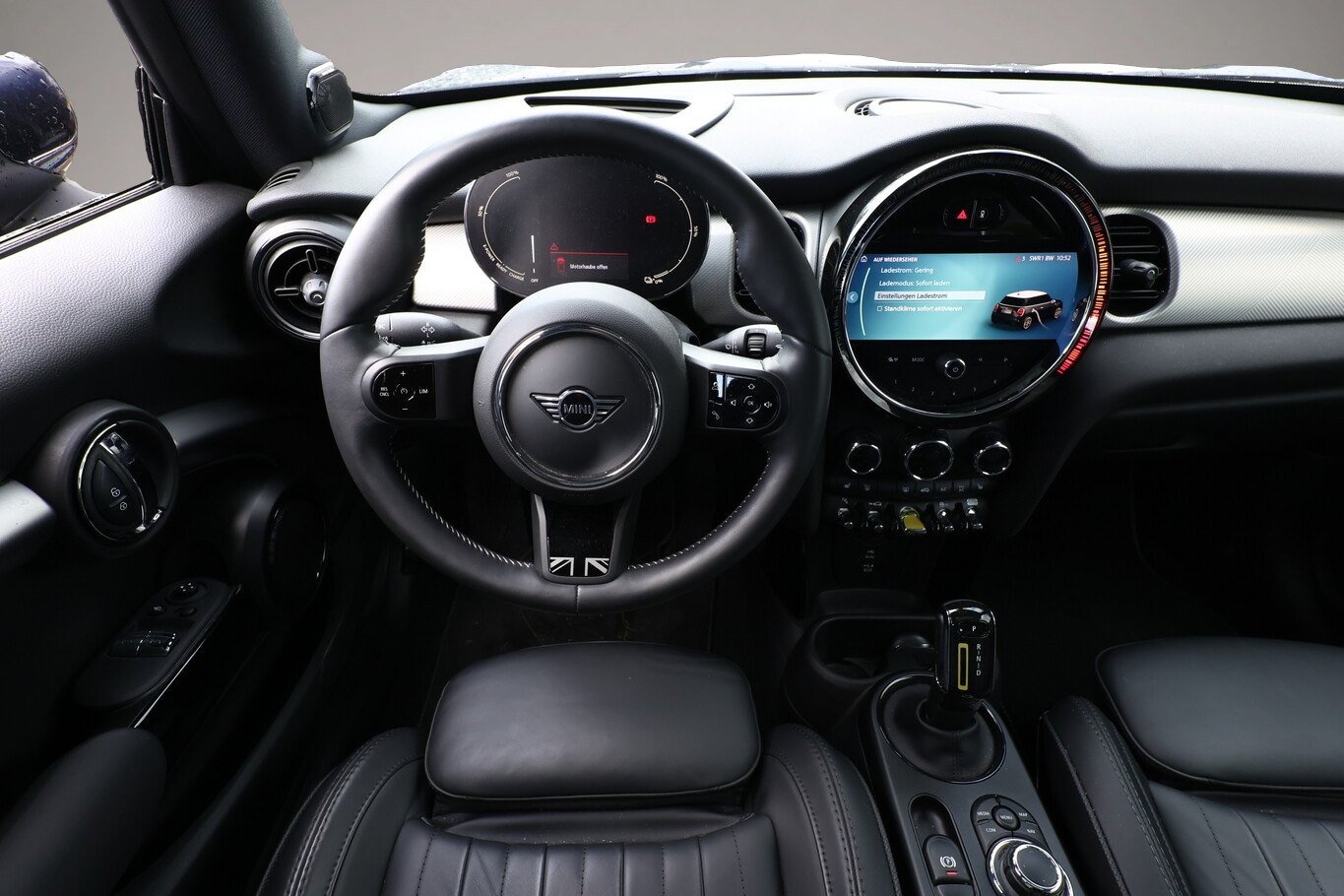 Bild 7 MINI Cooper SE Yours Trim PanoD Harman KeyL Kam LM17Z