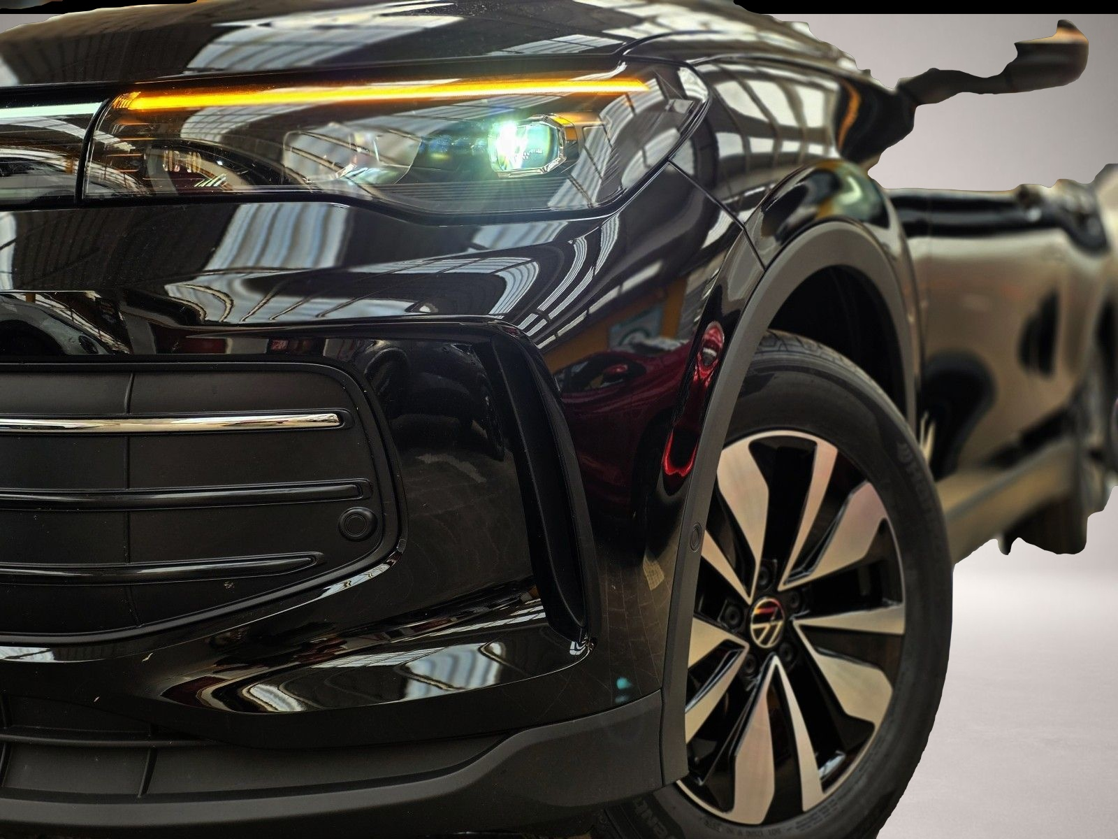 Bild 2 Volkswagen Tiguan 1,5 eTSI el.Heckkl. 360°Kamera Sicherheit