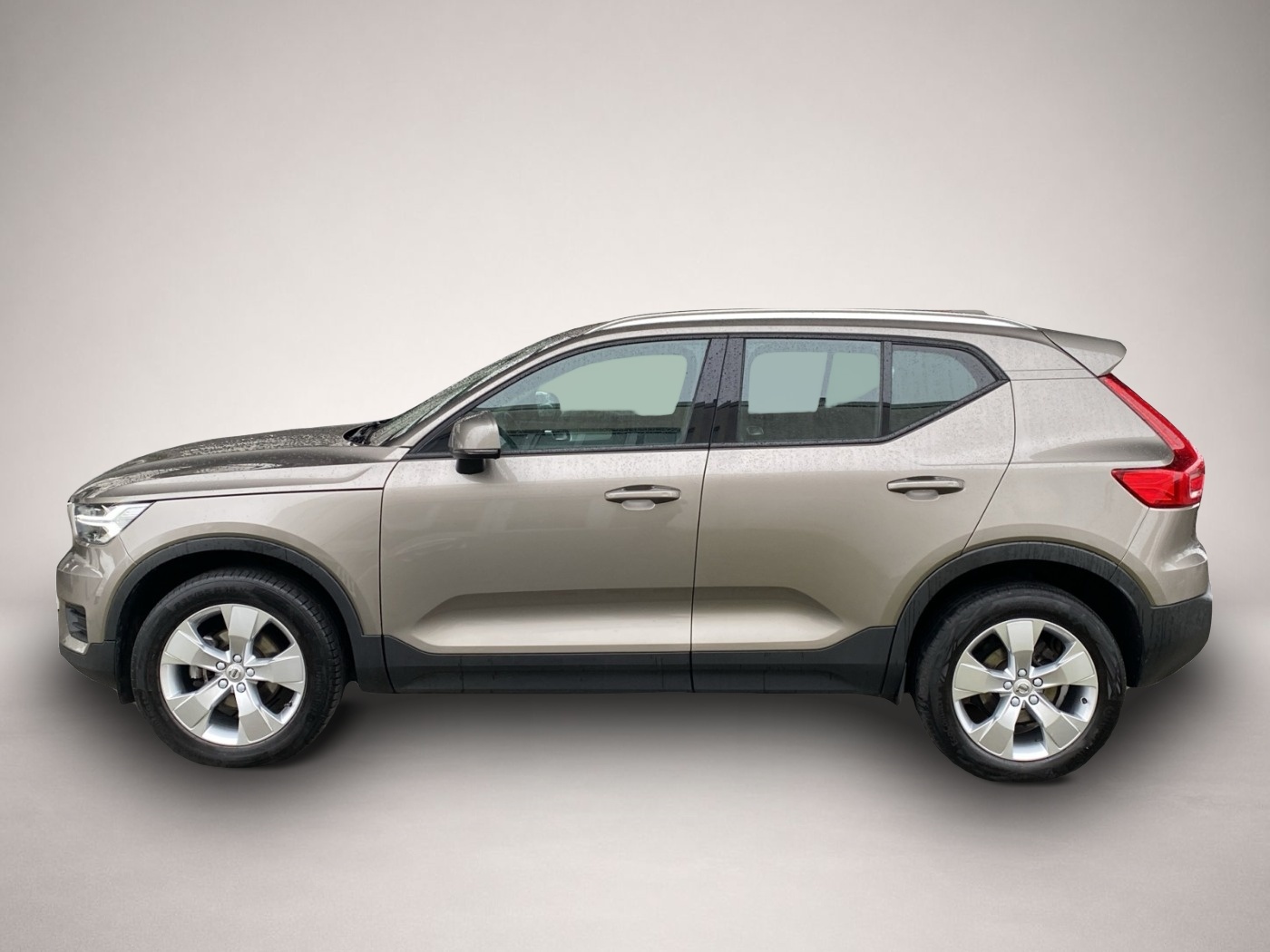 Bild 2 Volvo XC40 Momentum Pro WiPa*LED*RFK*DAB+*StHzg*