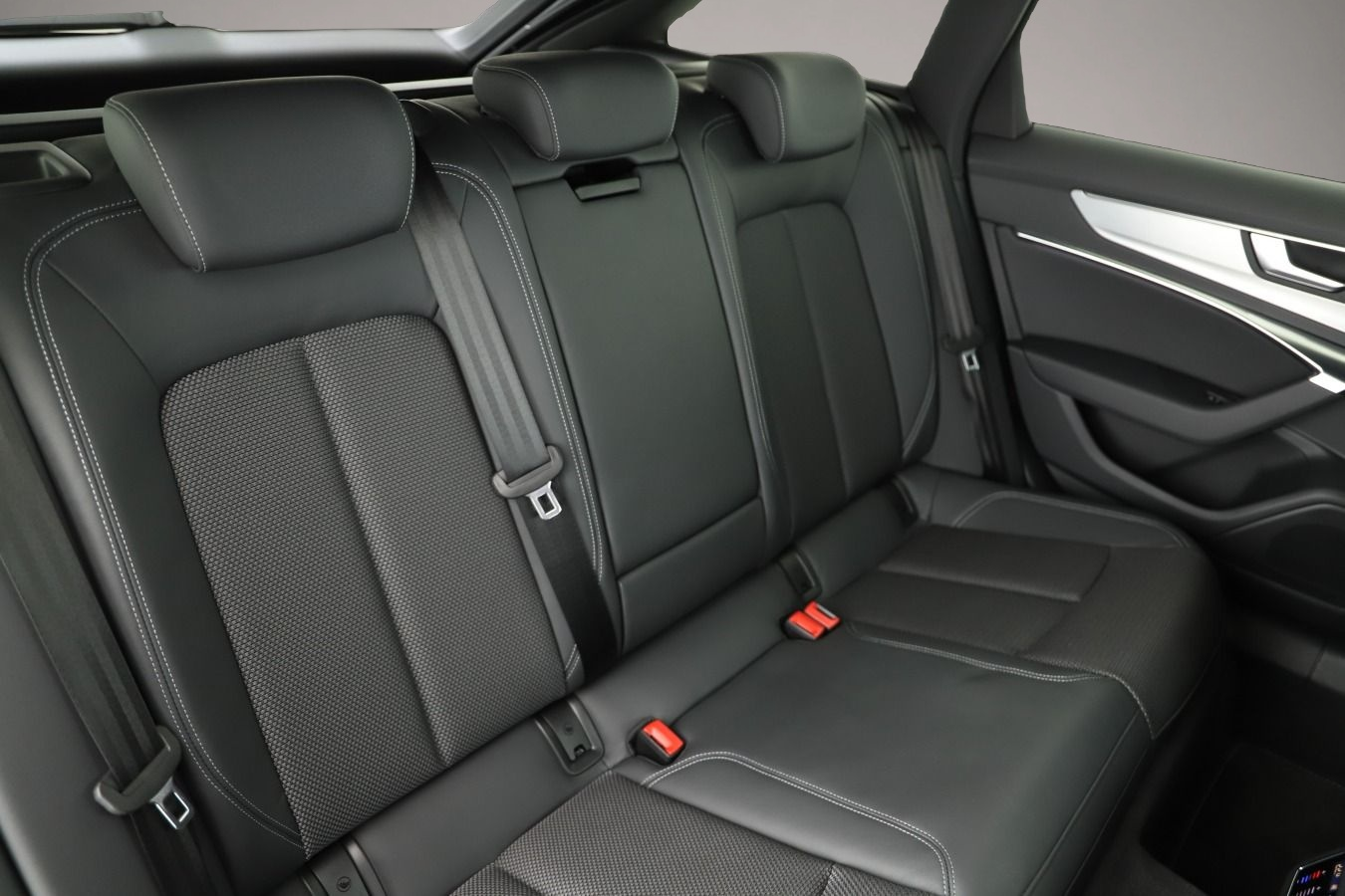 Fotografie 5 des Audi A6 Avant 45 TFSI S tronic 2x S line Matrix/Stand