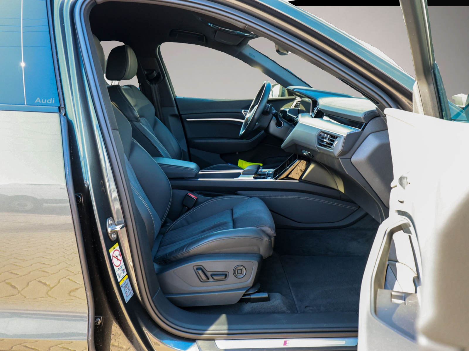 Bild 2 Audi Q8