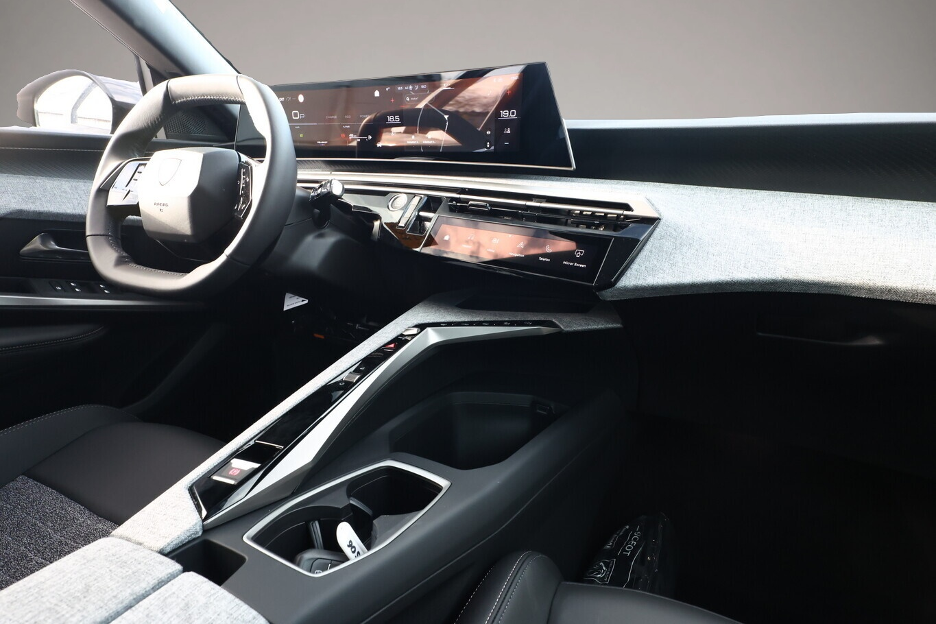 Fotografie des Peugeot 3008 Hybrid Allure ACC 21