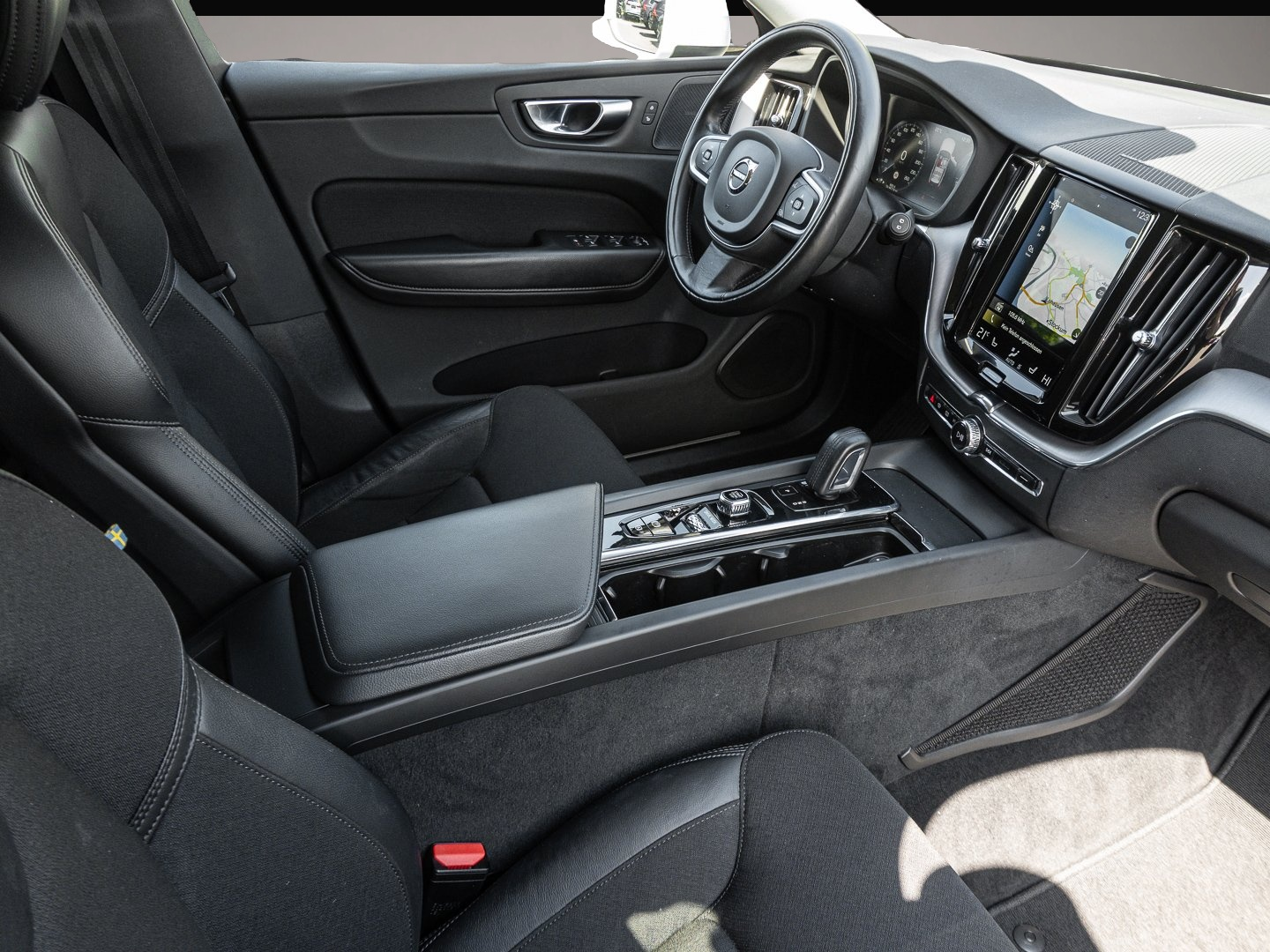 Bild 6 Volvo XC60 B4 AWD Momentum Pro Harman/Kardon 360Grad L