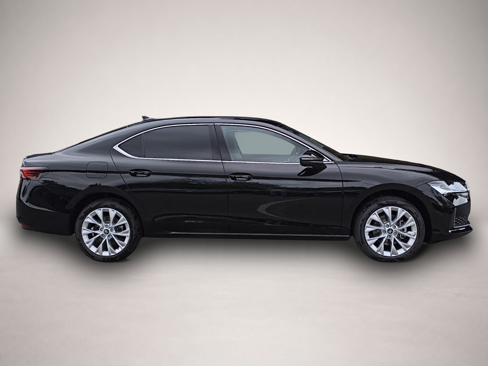 Bild 8 Skoda Superb 2.0 TDI DSG Selection AHK HUD MATRIX LED