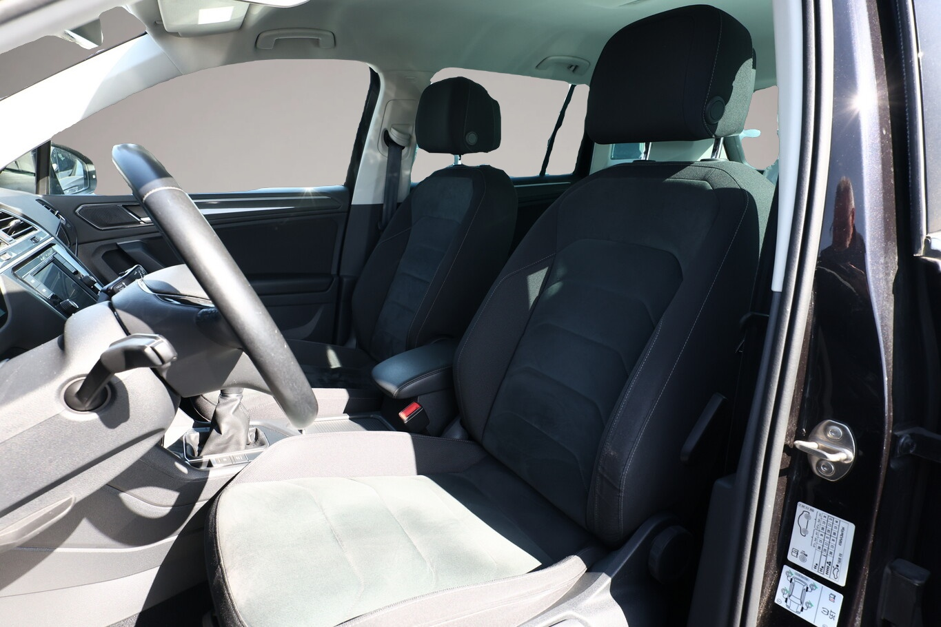 Bild 6 Volkswagen Tiguan 2.0 TDI 150 Highline LED PDC ACC SHZ 19Z