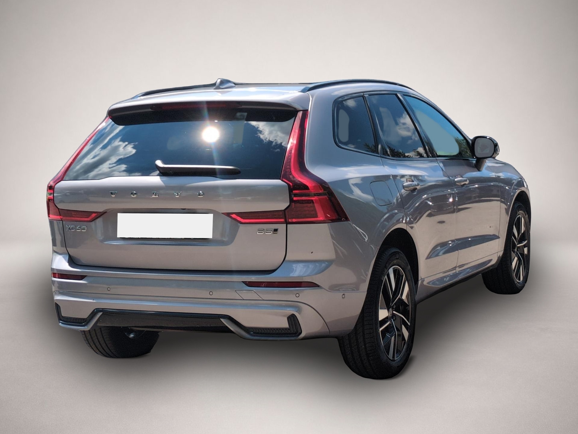 Bild 3 Volvo XC60 B5 (Benzin) Plus Dark AWD Automatik Bluetoo
