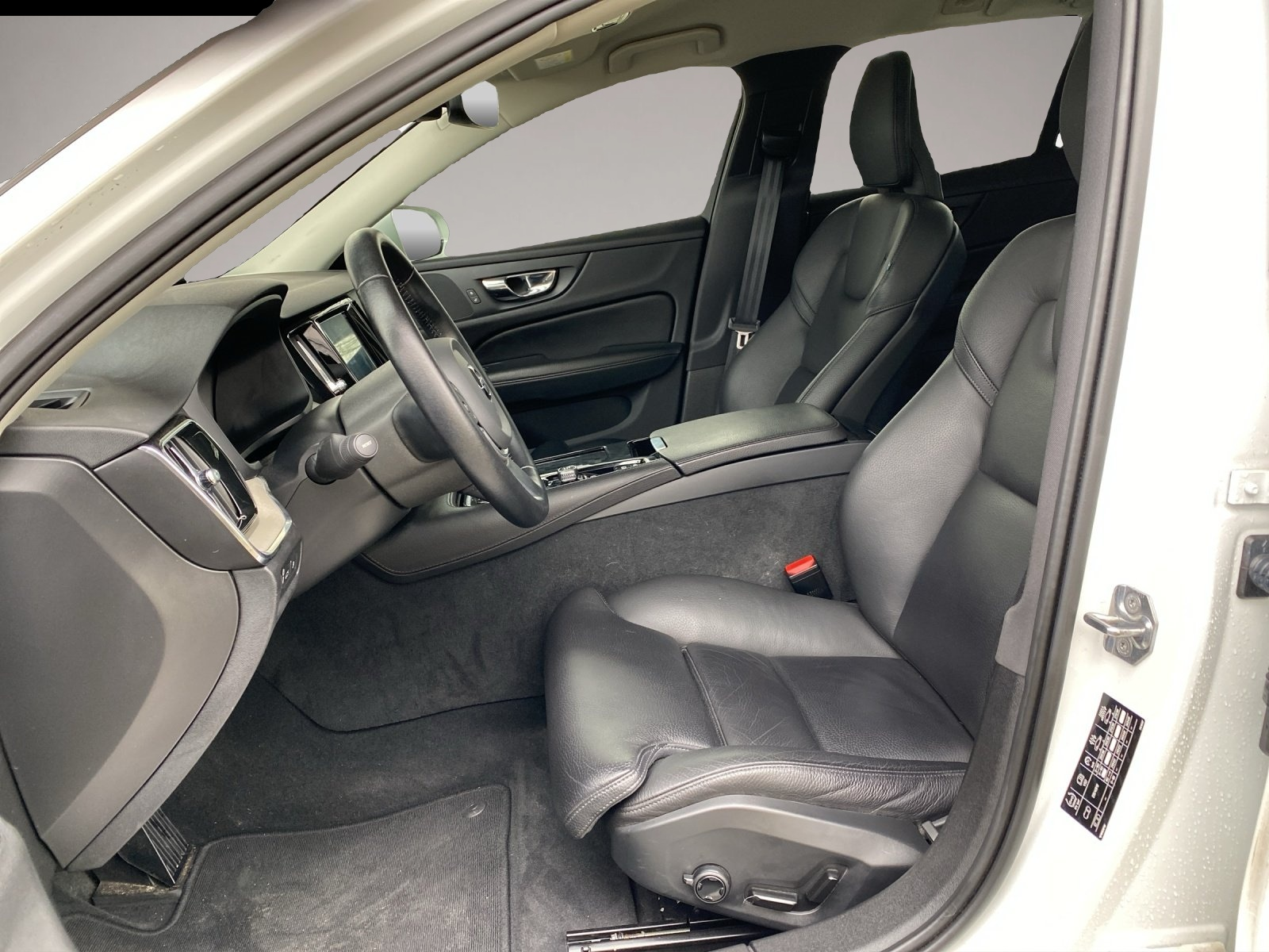 Bild 7 Volvo V60 Inscription T6 AWD WiPa*StHzg*RFK*LKA*DAC*
