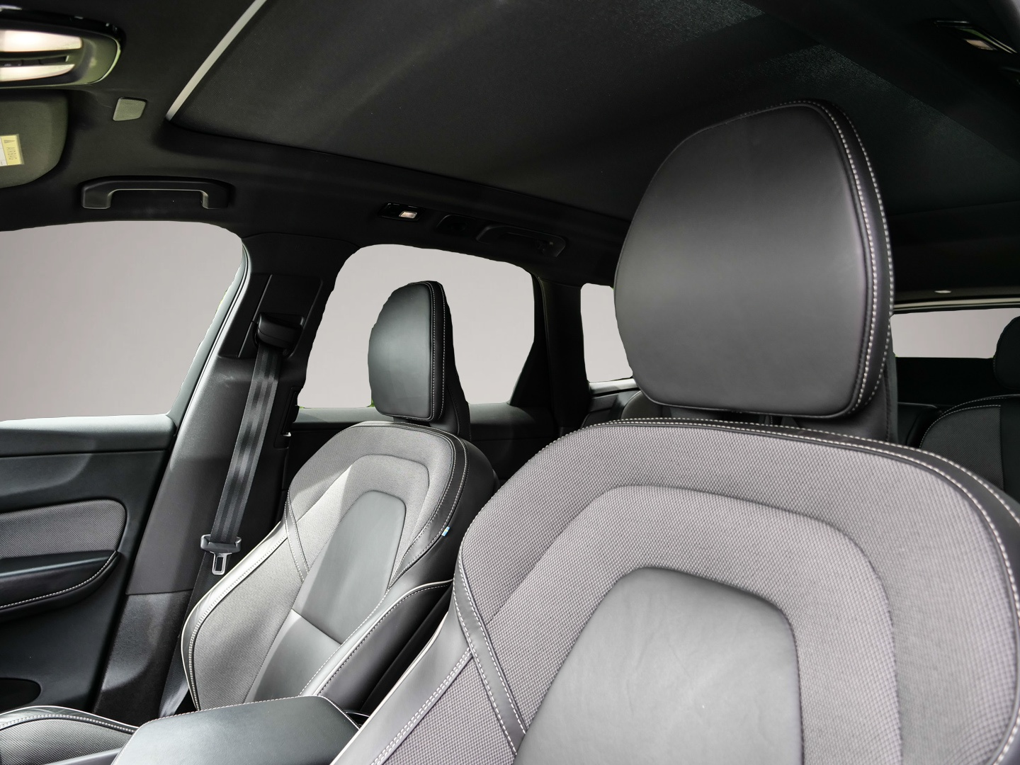 Bild 5 Volvo XC60 R Design 2WD HUD El. Panodach Leder Digital