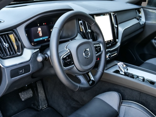 Fotografie 3 des Volvo XC60 Ultra Dark AWD HUD AD Digitales Cockpit Mem
