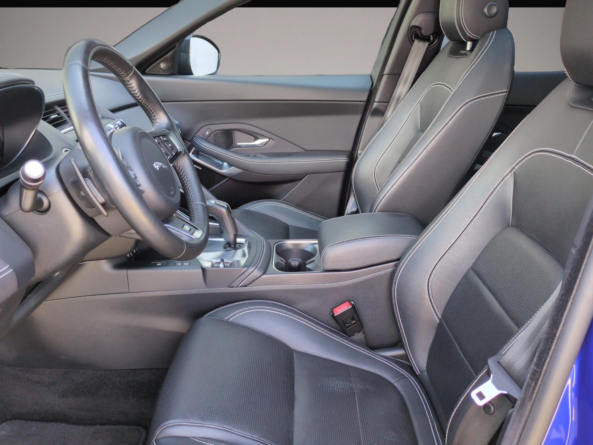 Bild 4 Jaguar E-Pace D180 R-Dynamic S AWD Panorama/Winter Kame