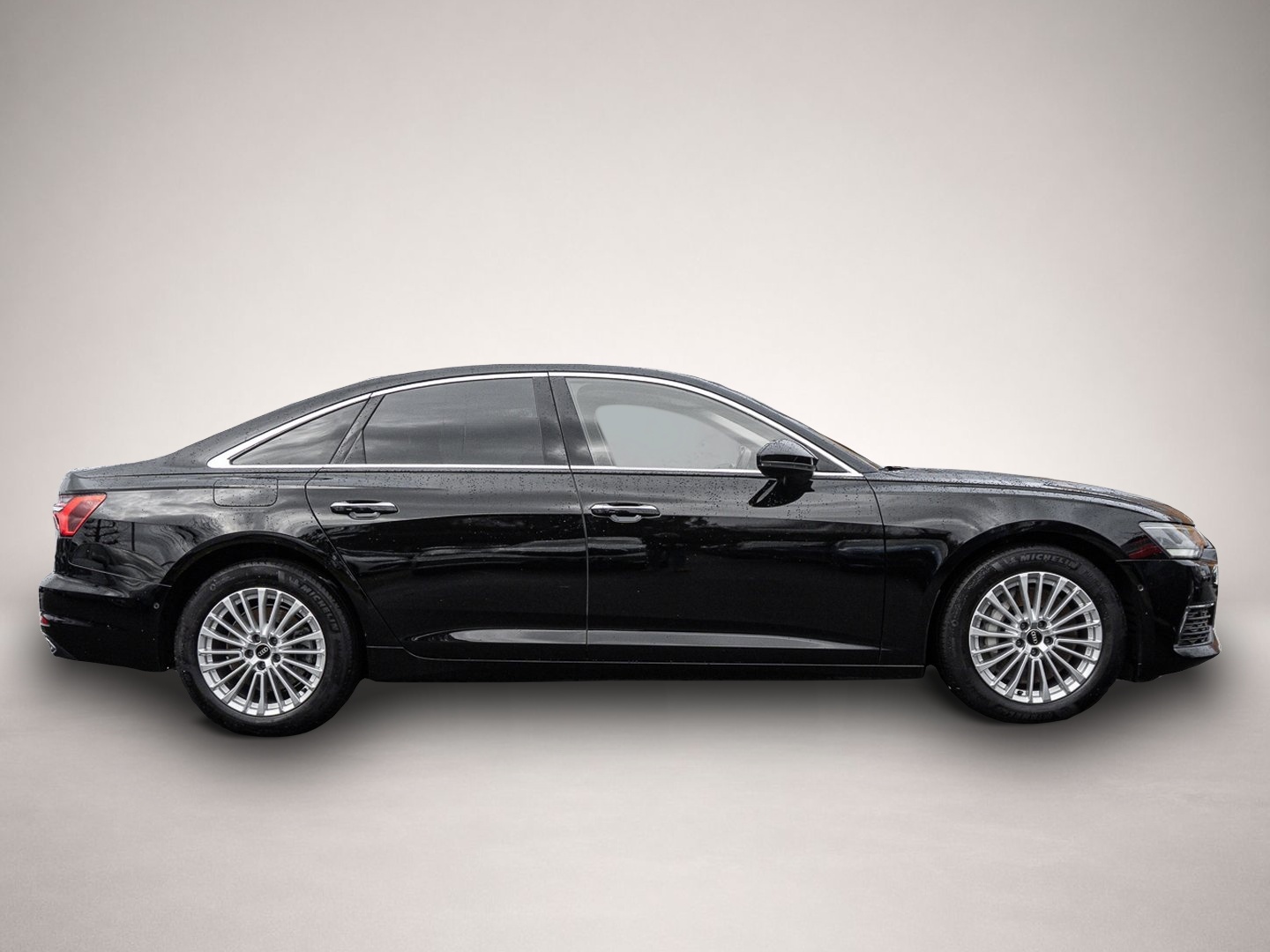 Fotografie des Audi A6 Limousine TFSI e S line Virtuell Navi Plus LE