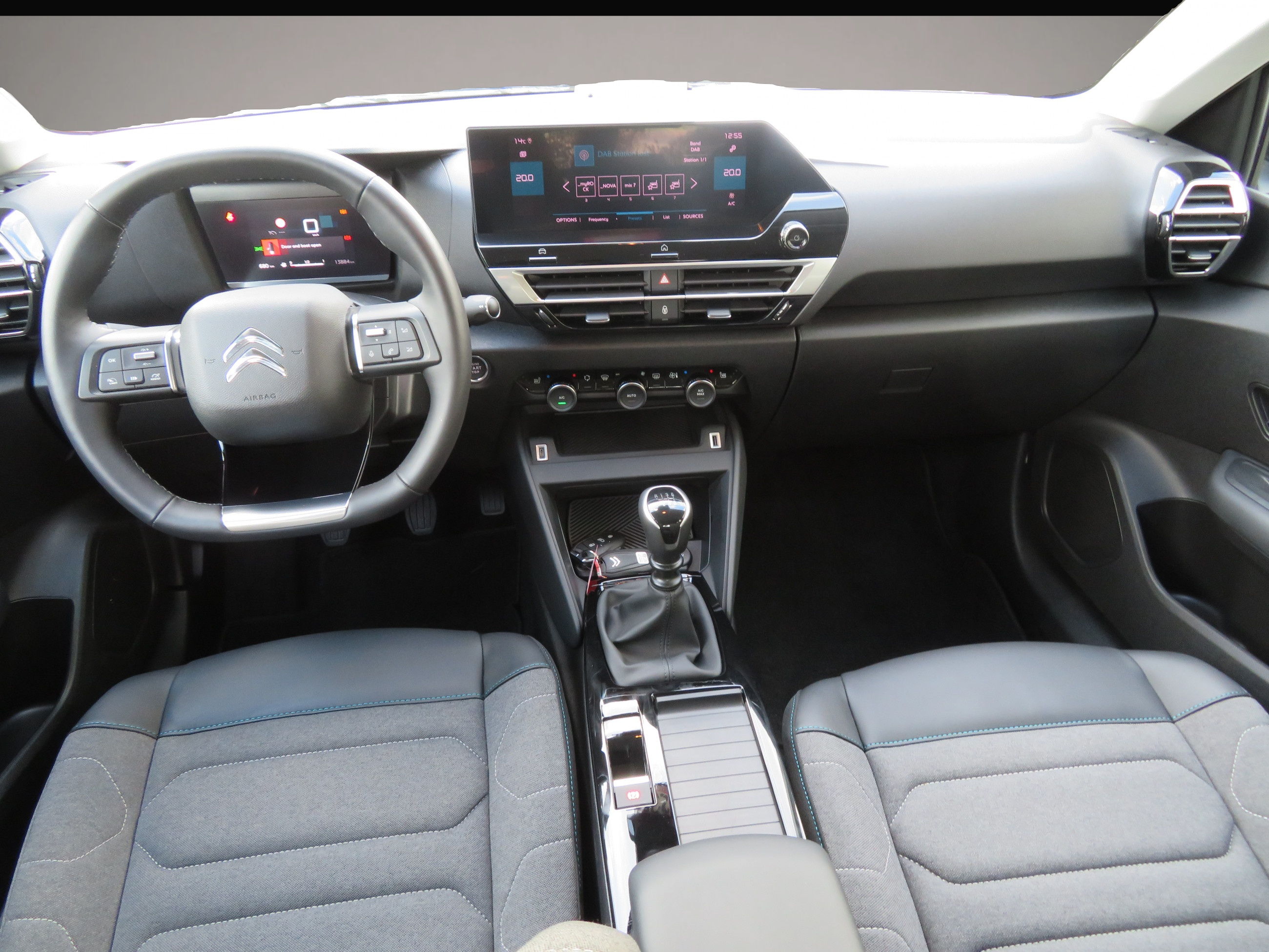 Bild 4 Citroën C4 1.2 Puretech 100 Feel*Navi*Kamera*LED*DAB*