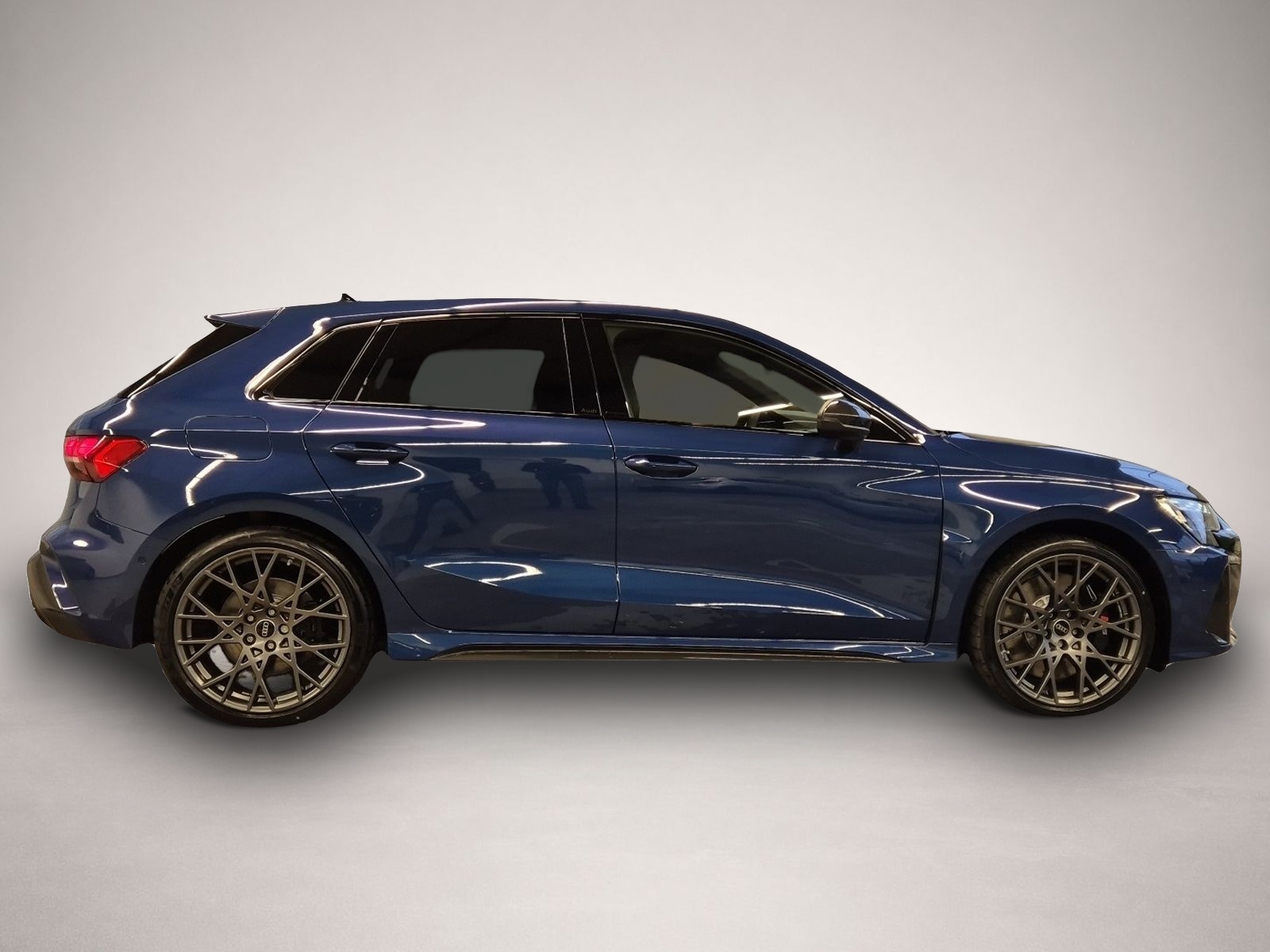 Bild 6 Audi quattro RS 3 Sportback TFSI quattro S tronic 280 KM/H RS