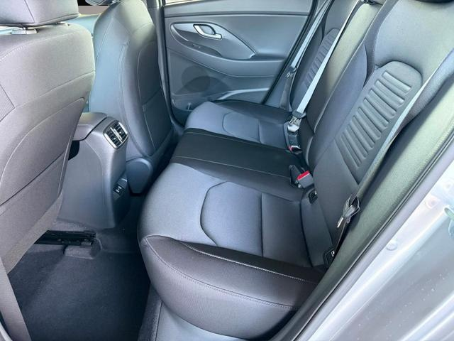 Bild 5 Hyundai i30 Kombi Comfort Plus 1.0 T-GDI DCT Navi/ Totw.