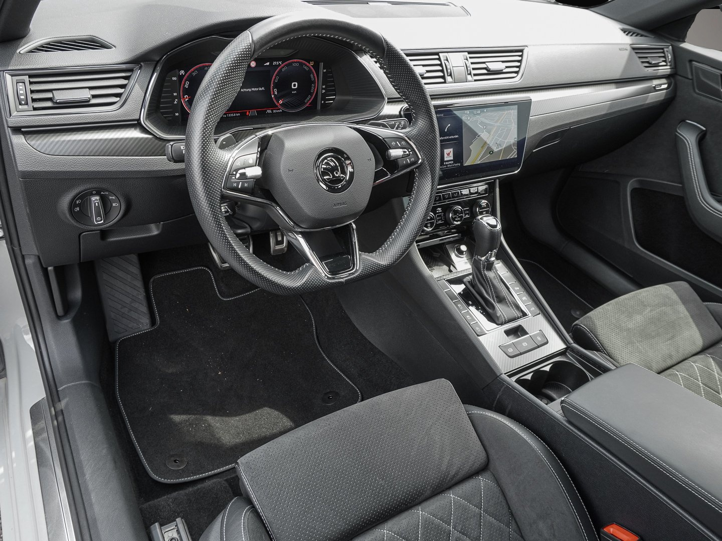 Bild 7 Skoda Superb Combi 2.0 TDI DSG 4X4 Sportline NAVI LED
