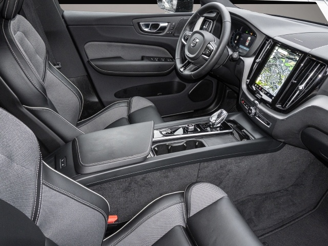 Bild 6 Volvo XC60 Plus Dark 2WD Leder Digitales Cockpit Memor