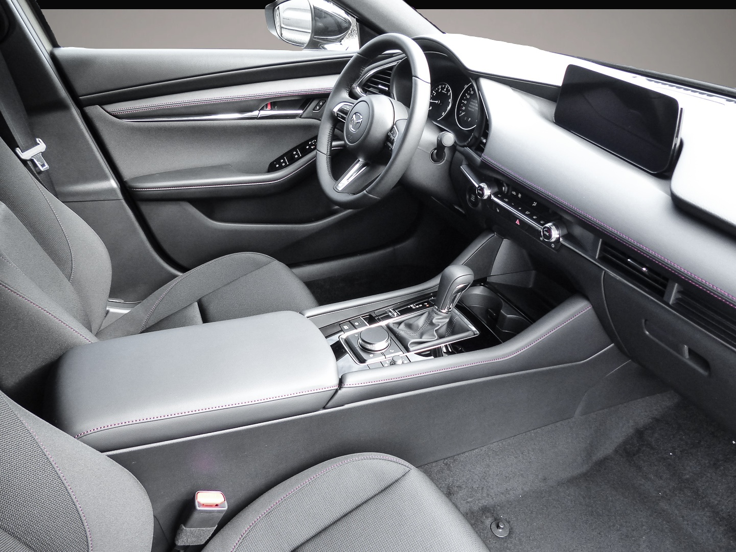 Bild 3 Mazda 3 2025 2.5L e-SKYACTIV G 140ps 6AT FWD Homura