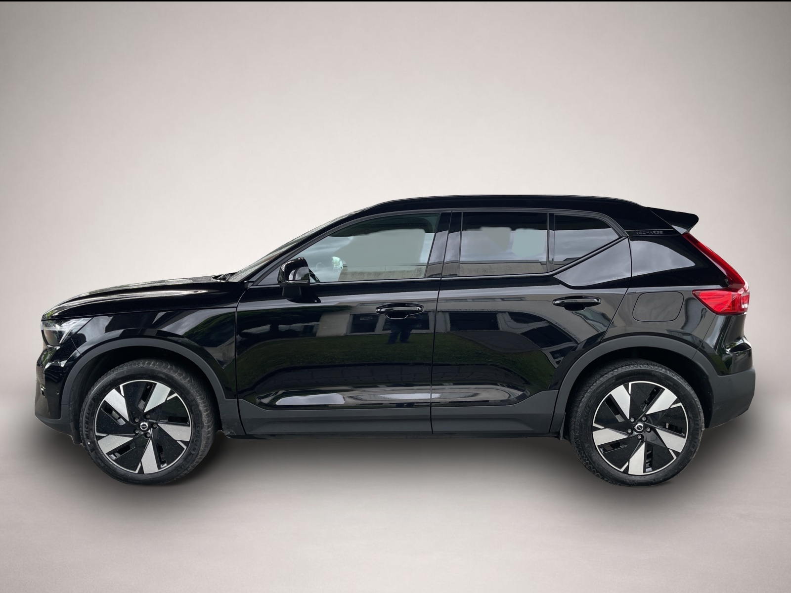Fotografie des Volvo XC40 XC40E Ultimate Pure AHK*AWD*SHZ*DAB*StHZG*