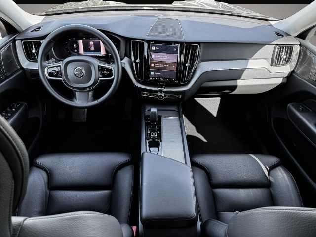Bild 5 Volvo XC60 Plus Dark AWD B4 Diesel EU6d StandHZG AHK D