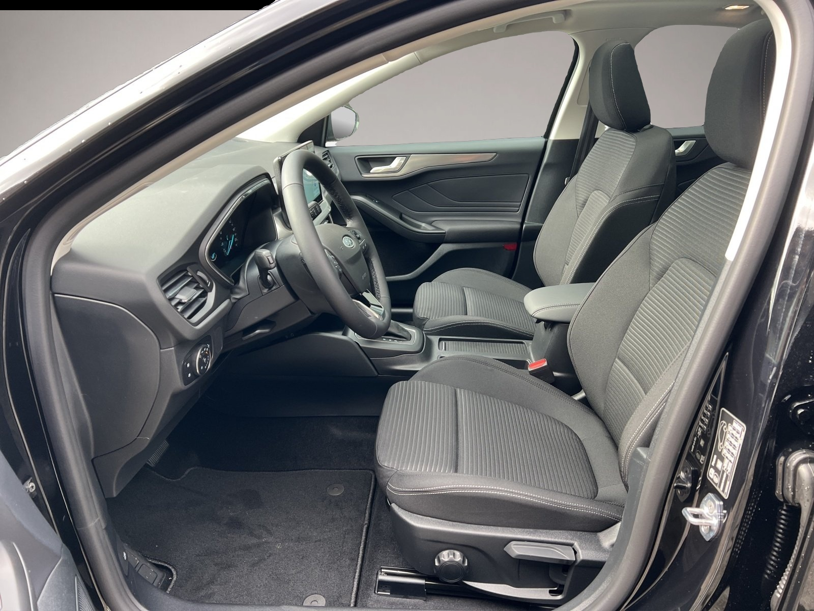 Bild 7 Ford Focus Titanium Edition ACC+LED+Navi+Pano+SD