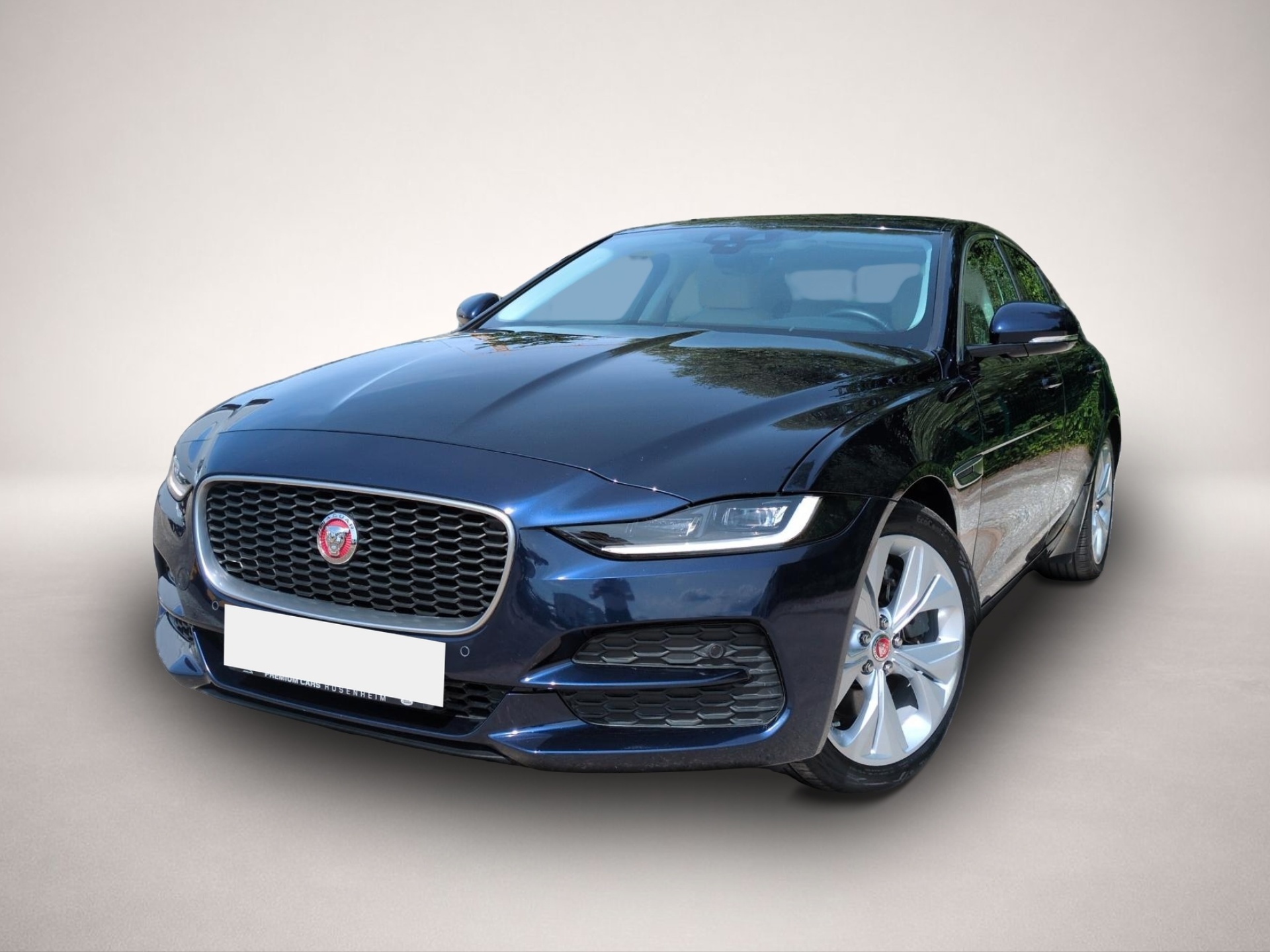 Fotografie Jaguar XE P250 S Kamera LED PDC Keyless Temp. SHZ DAB+