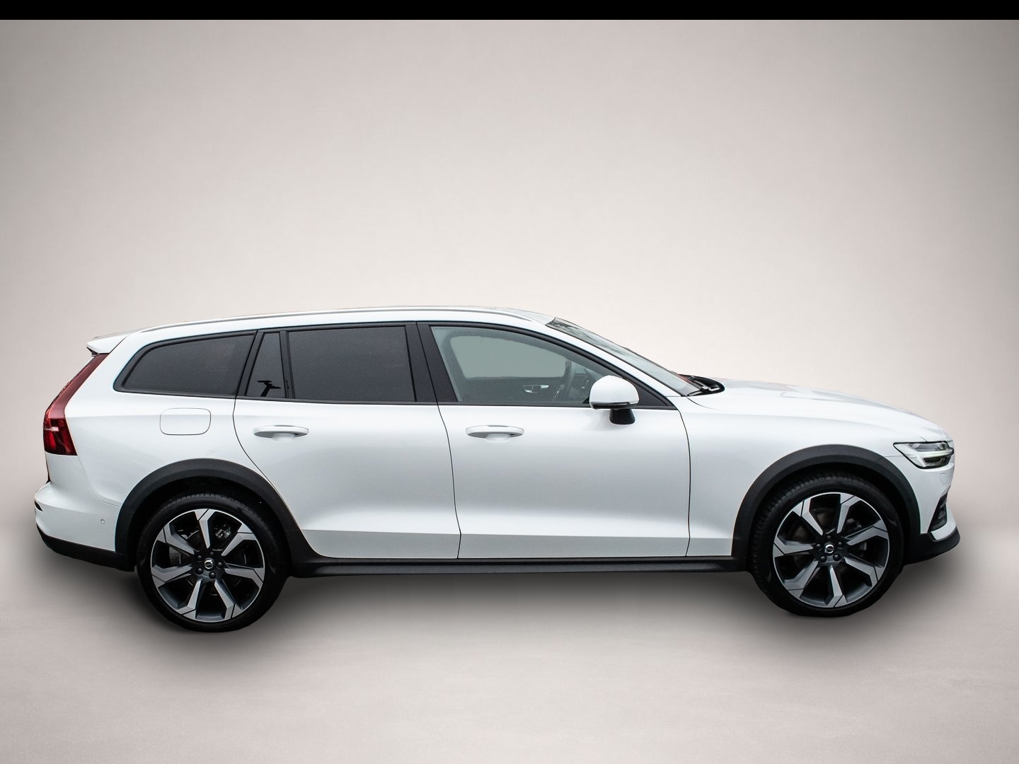 Bild 5 Volvo V60 Cross Country B4 AWD Plus Harman/Kardon LED