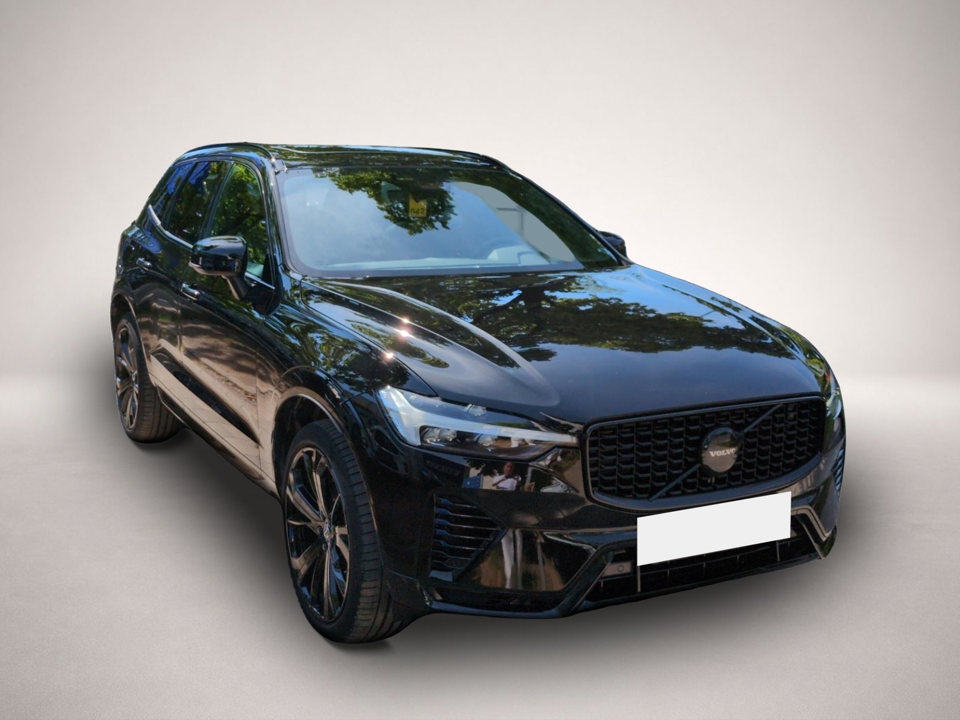 Bild 4 Volvo XC60 XC 60 Plus Black Edition Recharge Plug-In Hybrid