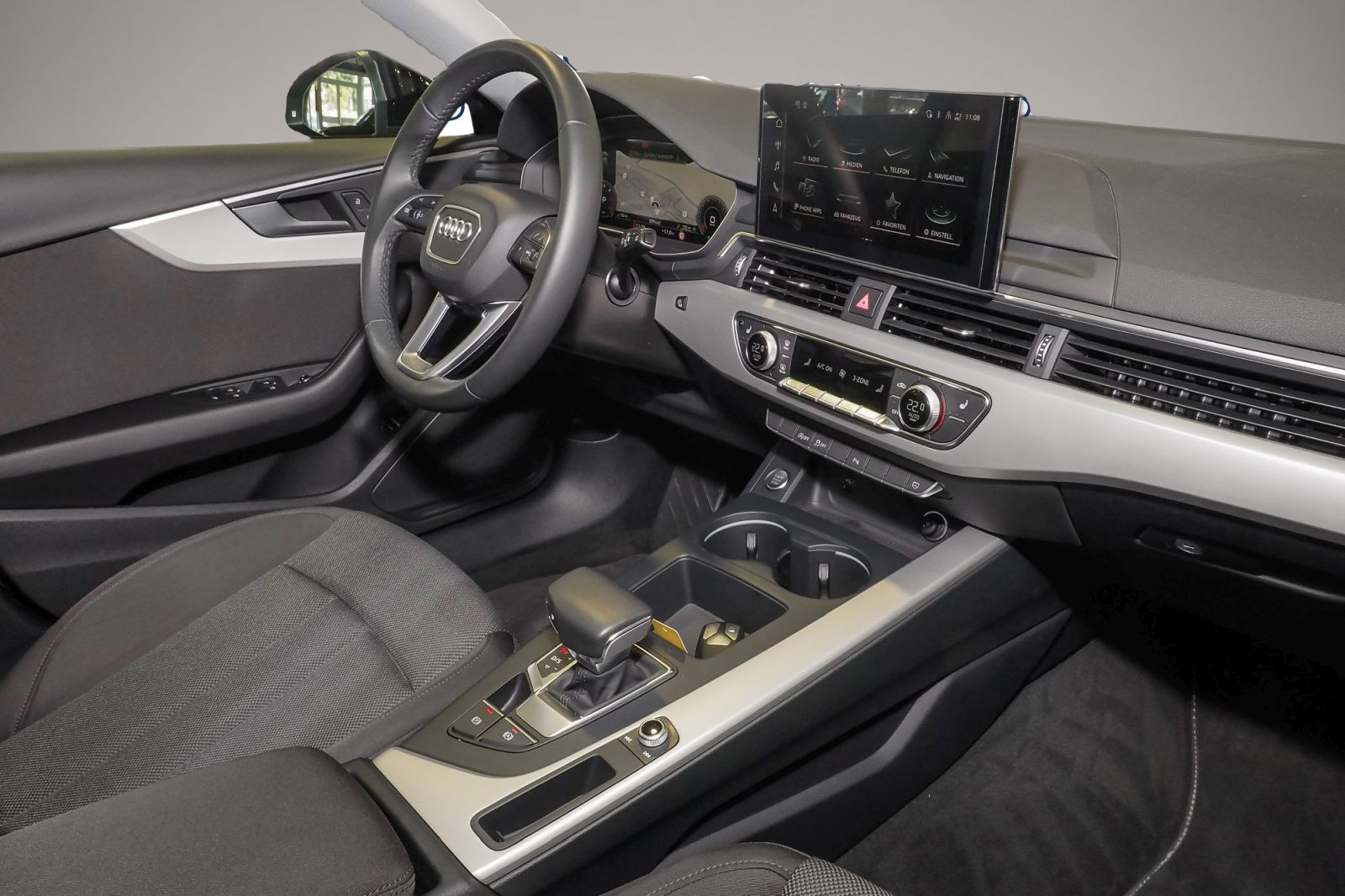 Bild 6 Audi A4 Avant 35 2.0 TDI S-Line-MMI Navi*AHK*Kamera*A