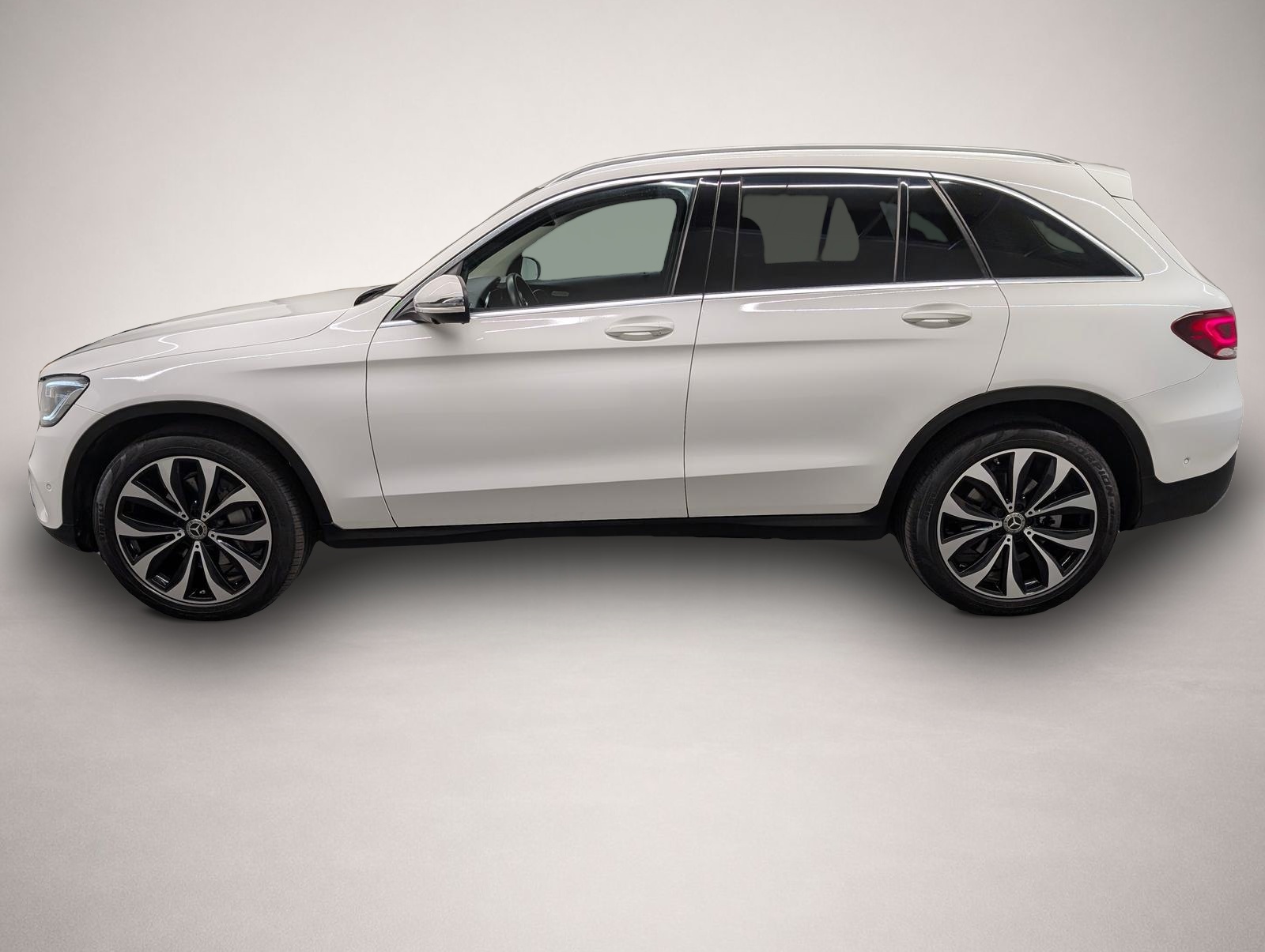 Fotografie 2 des Mercedes-Benz GLC 300 4Matic Multibeam/Navi/AHK/SHZ/360°/20-LM