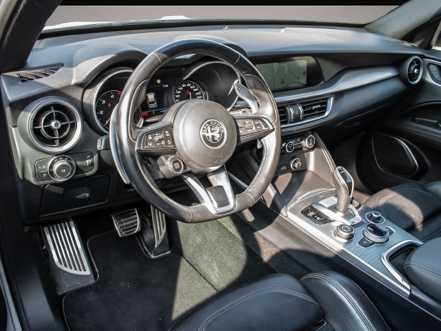 Fotografie 4 des Alfa Romeo Stelvio Veloce Allrad AD El. Fondsitzverst. Navi