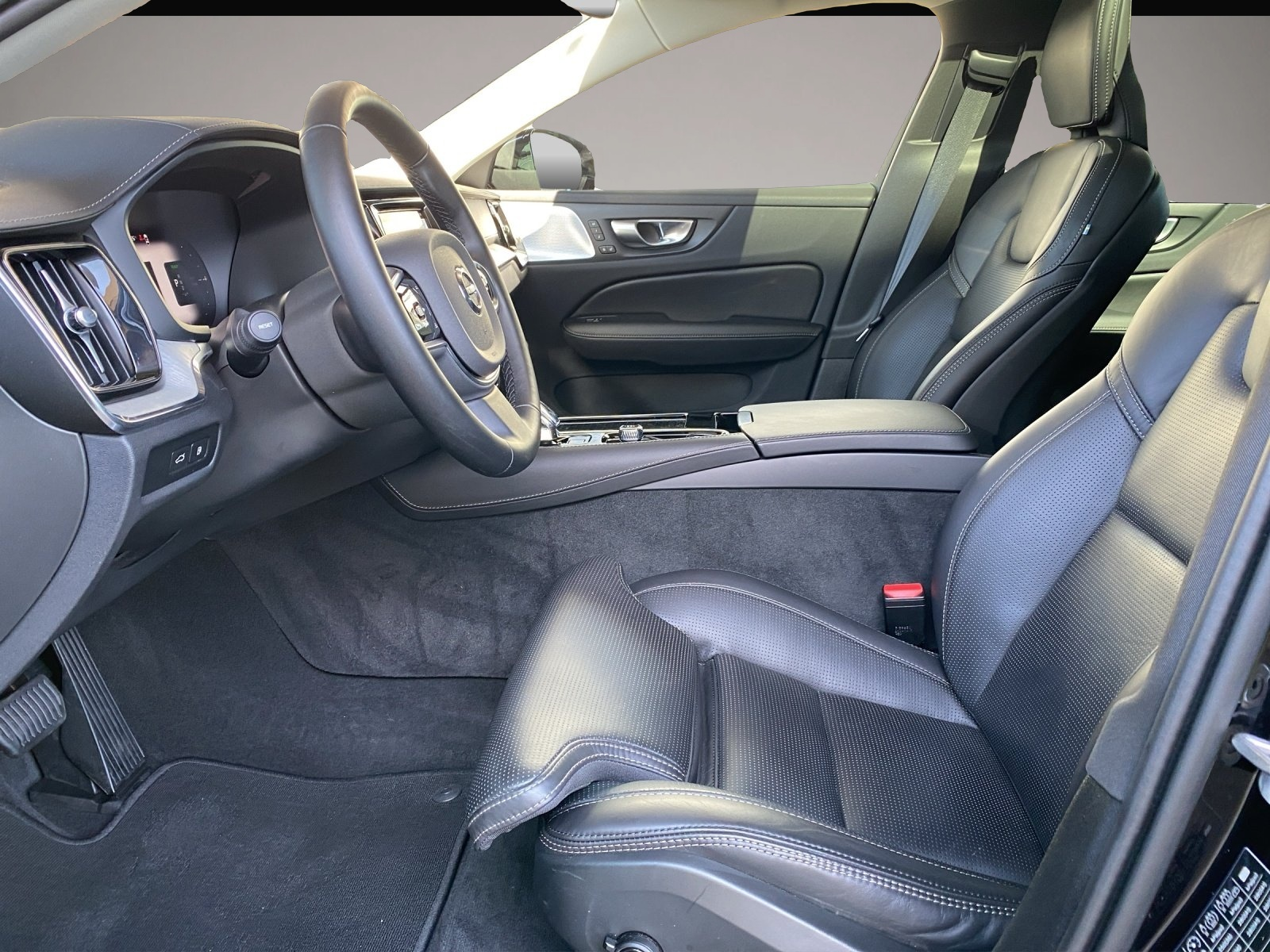 Bild 7 Volvo V60 Kombi T8 Ultra Dark Recharge WiPa*LED*Navi*