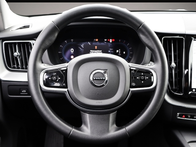 Bild 5 Volvo XC60 Plus Bright 2WD AHK El. Panodach Digitales