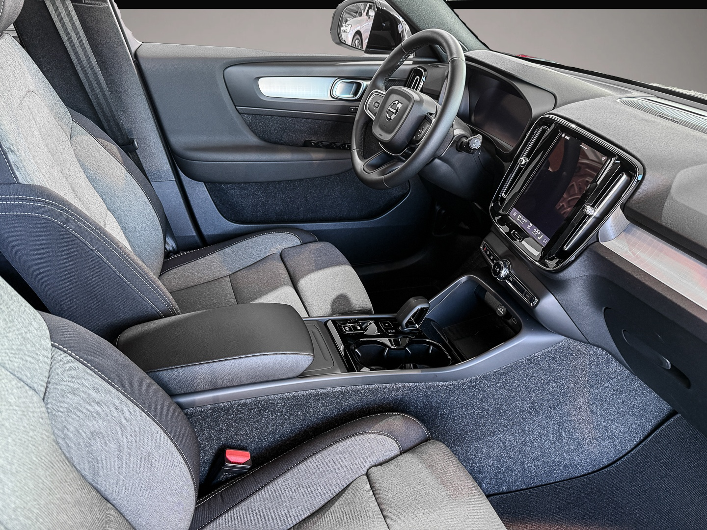 Bild 3 Volvo XC40 B3 Benzin Plus Black Edition Surround View